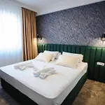 Nest 4* Μπιέλινα