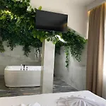 Ξενοδοχείο Nest Μπιέλινα