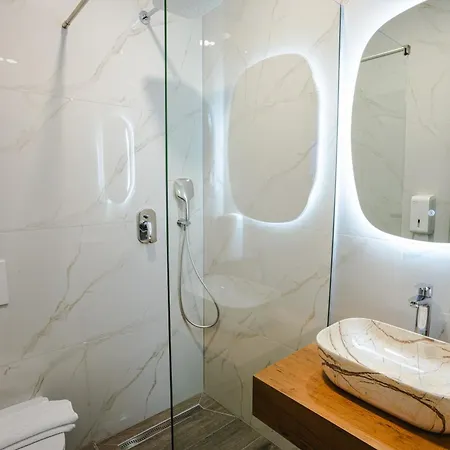 Hotel Nest 4*