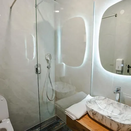 Nest 4*
